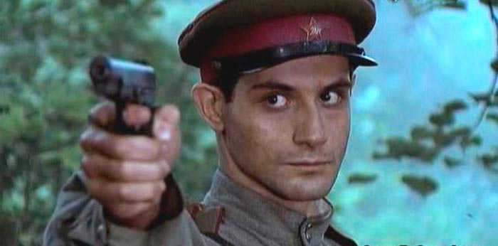 Кадр из сериала Далеко от войны кадр Далеко от войны 6