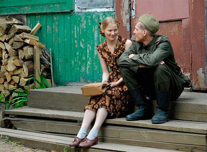 Кадр из сериала Далеко от войны кадр Далеко от войны 7