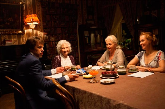 Кадр из сериала Дом спящих красавиц кадр Дом спящих красавиц 4