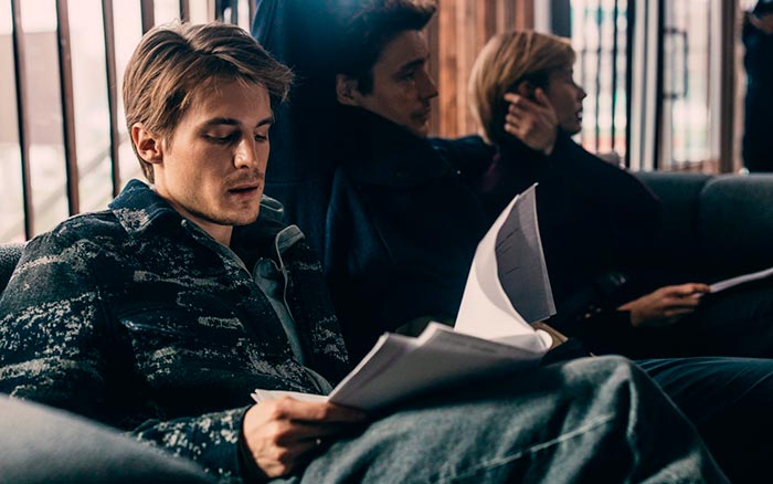 Кадр из сериала Домашнее поле кадр Домашнее поле 7