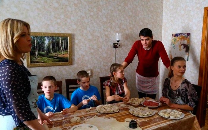 Сериал «Домработница» (2015) - сюжет, актеры и роли, кадры из сериала