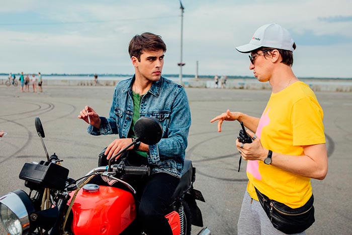 кадр Две матери 3