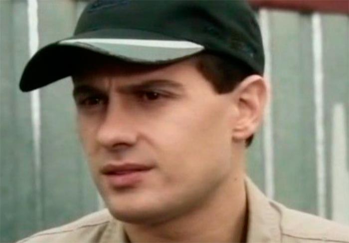 кадр И падает снег 7