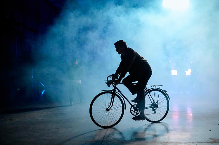 Кадр из сериала Исчезнувший велосипедист кадр Исчезнувший велосипедист 6