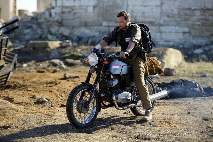 Кадр из фильма Своя война. Шторм в пустыне кадр Своя война. Шторм в пустыне 12