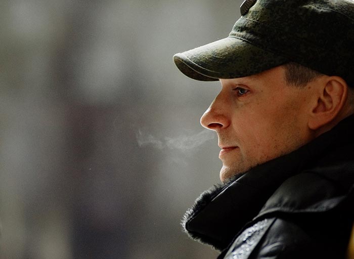 Кадр из сериала Курорт цвета хаки кадр Курорт цвета хаки 5