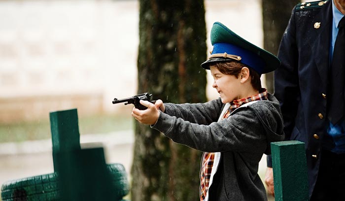 Кадр из сериала Курорт цвета хаки кадр Курорт цвета хаки 11