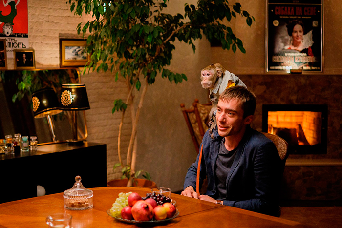 кадр Майор и Меймун 2 сезон 10