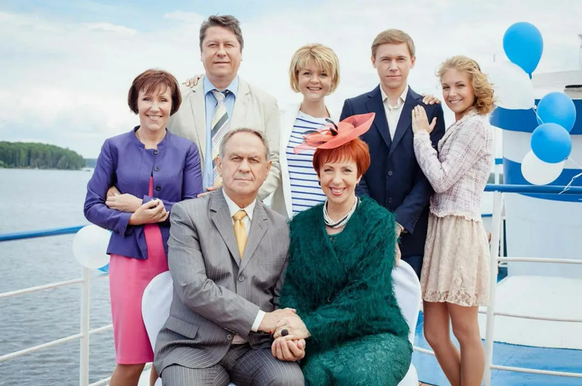 Кадр из сериала Между нами, девочками кадр Между нами, девочками 2
