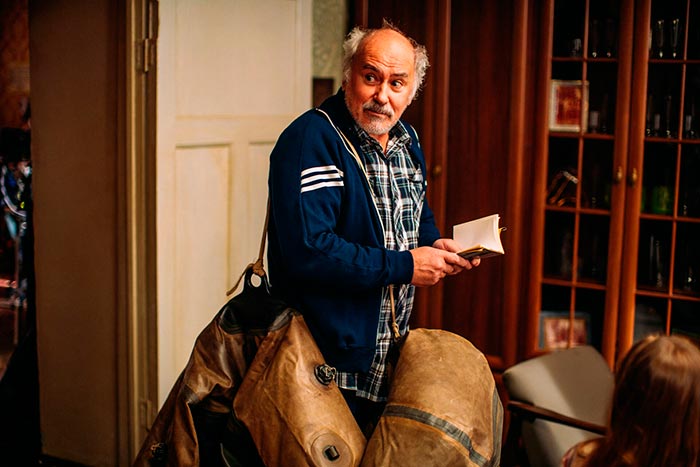 кадр Миллиард проблем 6