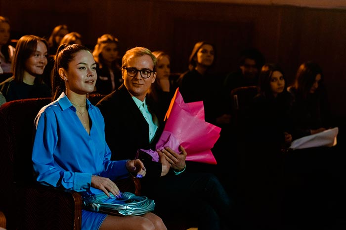 кадр На крыльях счастья 2