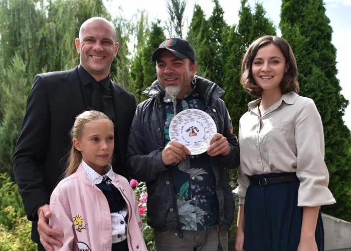 кадр сериал Наседка 4