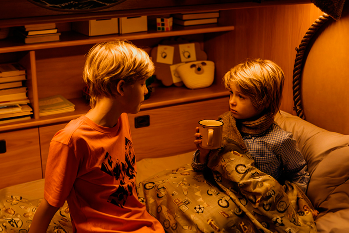 кадр Одни дома 8