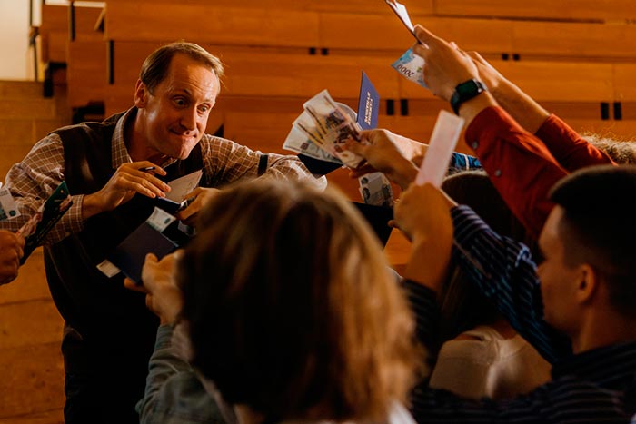 Кадр из сериала Осторожно, люди! кадр Осторожно, люди! 9