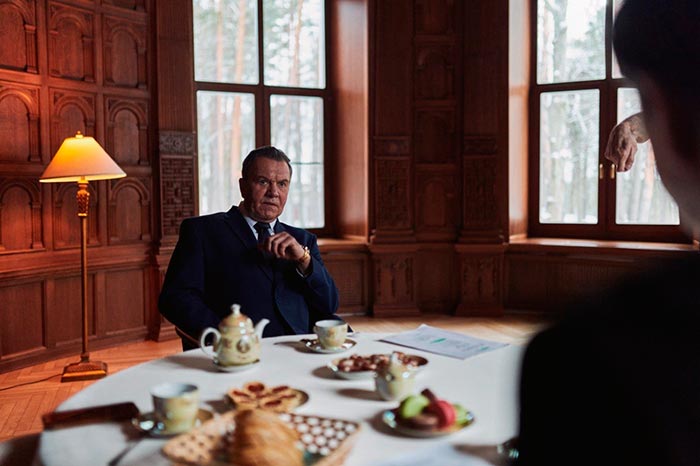 Сериал «Переведи её через Майдан» (2024) - сюжет, актеры и роли, кадры ...