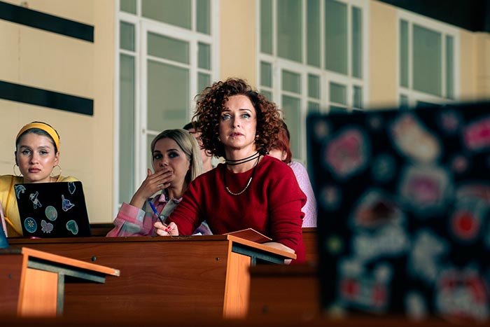 кадр Первокурсницы 2 сезон 7