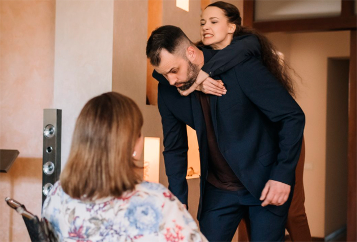 кадр Под маской любви 4