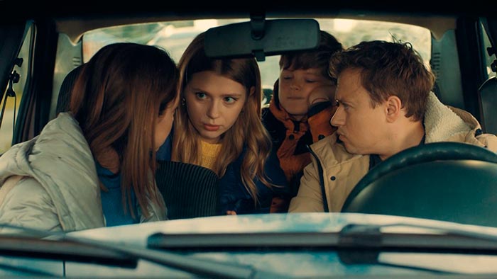 Кадр из сериала СашаТаня кадр СашаТаня 11