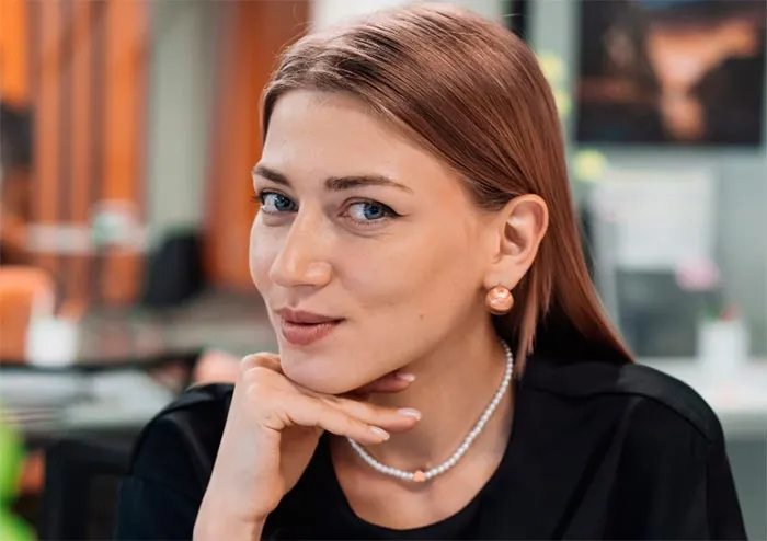 кадр Счастлива по умолчанию 2