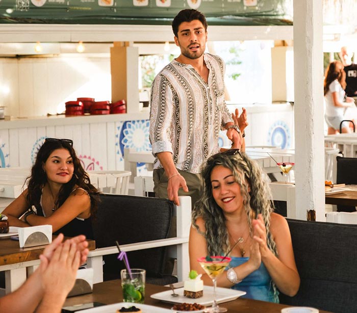 Кадр из сериала Сёстры кадр Сёстры 4