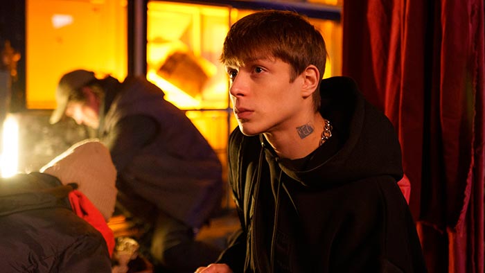 Кадр из сериала Sold Out кадр Sold Out 2