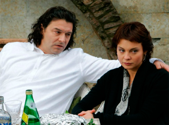 кадр Соло для пистолета с оркестром 3