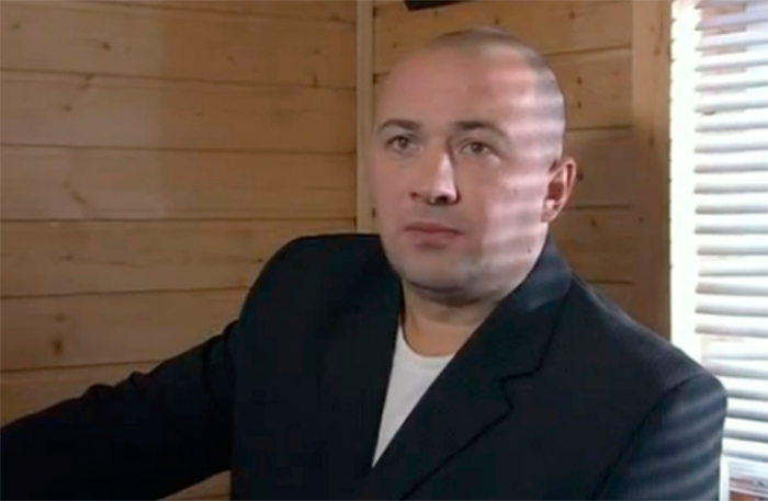 кадр Соло для пистолета с оркестром 5