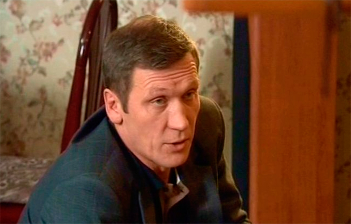 кадр Соло для пистолета с оркестром 7