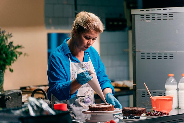 Кадр из сериала Стряпуха 2 сезон. Конфетная леди кадр Стряпуха 2 сезон. Конфетная леди 3