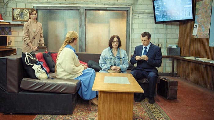 кадр Свои-6 2