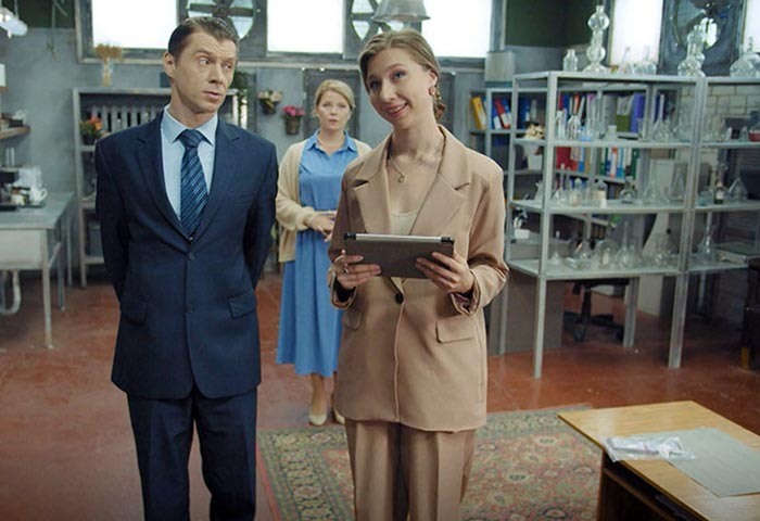 кадр Свои-6 6