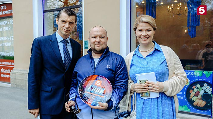 кадр Свои-6 8