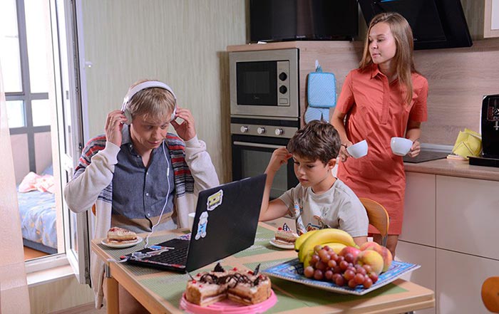 кадр Тёмная сторона света 4