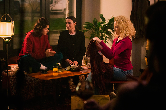 Кадр из сериала Взрослые кадр Взрослые 7