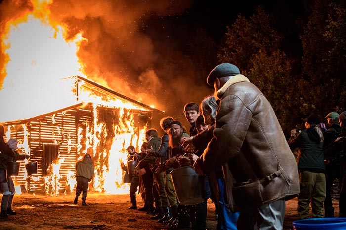 Кадр из сериала Здесь все свои кадр Здесь все свои 7