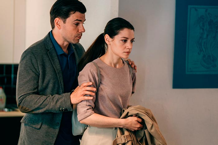 Кадр из сериала Женщина с котом и детективом 2 сезон кадр Женщина с котом и детективом 2 сезон 4