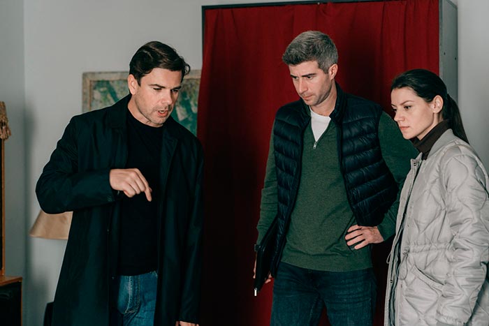 Кадр из сериала Женщина с котом и детективом 3 сезон кадр Женщина с котом и детективом 3 сезон 4