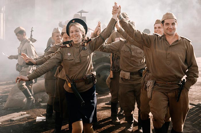 кадр Значит, нам туда дорога 7