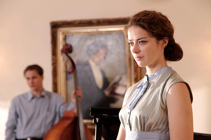 Кадр из сериала Рожденная звездой кадр Рожденная звездой 9